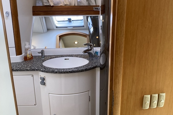 Oyster 56 Deck Saloon Yacht For Sale