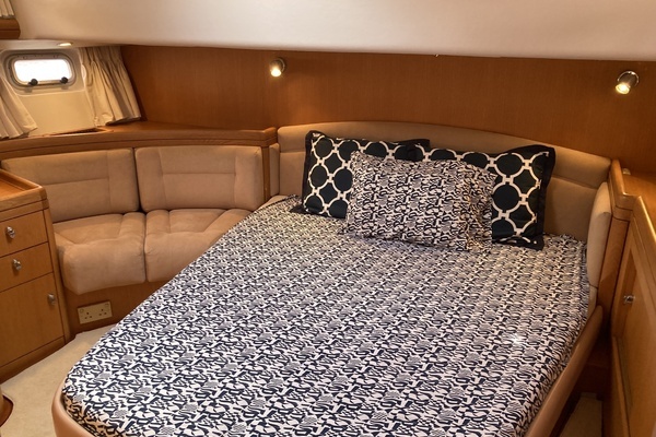 Oyster 56 Deck Saloon Yacht For Sale