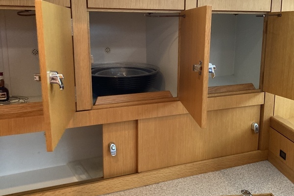Oyster 56 Deck Saloon Yacht For Sale