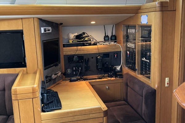 Oyster 56 Deck Saloon Yacht For Sale