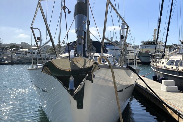 Oyster 56 Deck Saloon Yacht For Sale