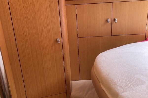 Oyster 56 Deck Saloon Yacht For Sale