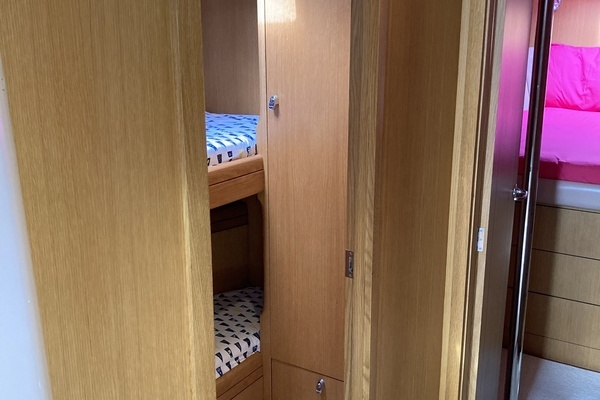 Oyster 56 Deck Saloon Yacht For Sale