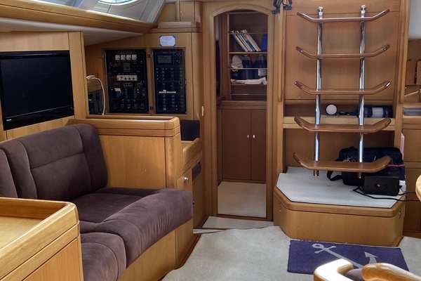 Oyster 56 Deck Saloon Yacht For Sale