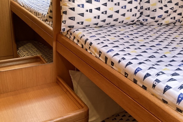 Oyster 56 Deck Saloon Yacht For Sale