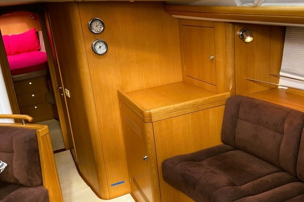Oyster 56 Deck Saloon Yacht For Sale