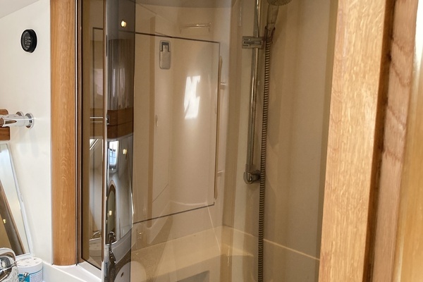 Oyster 56 Deck Saloon Yacht For Sale