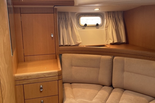 Oyster 56 Deck Saloon Yacht For Sale