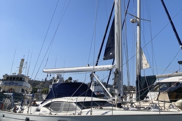 Oyster 56 Deck Saloon Yacht For Sale