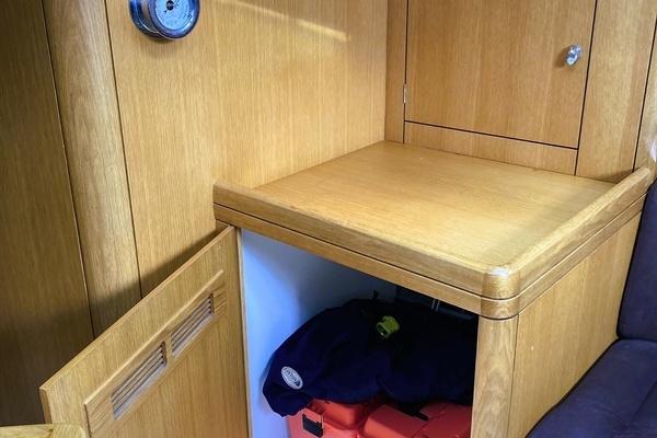 Oyster 56 Deck Saloon Yacht For Sale