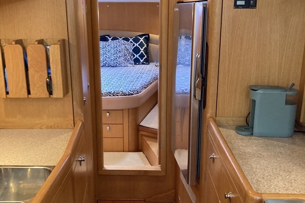 Oyster 56 Deck Saloon Yacht For Sale