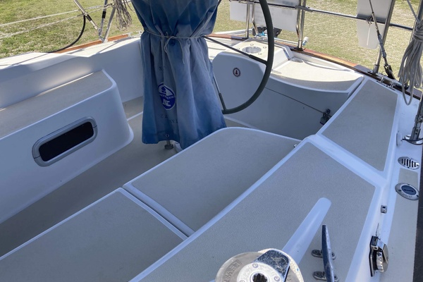 Miles Away II 37ft Tartan Yacht For Sale