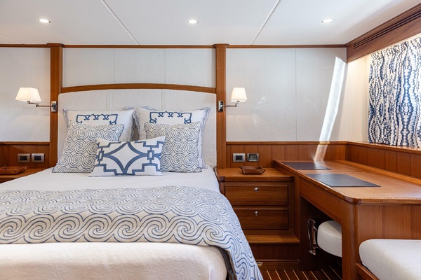63ft Hunt Yachts Yacht For Sale
