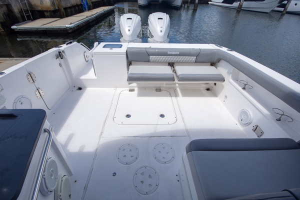 34ft Everglades Yacht For Sale