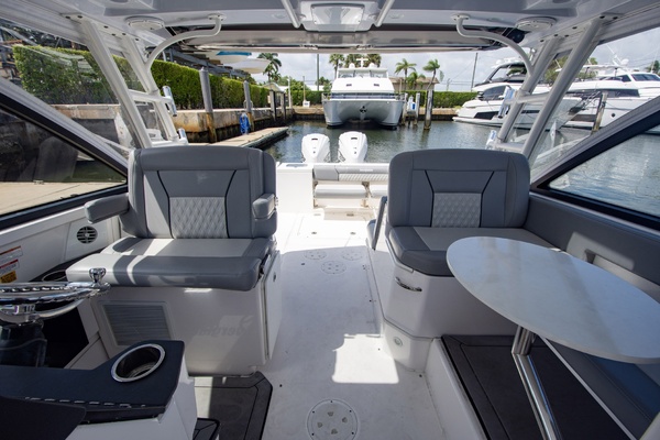 34ft Everglades Yacht For Sale