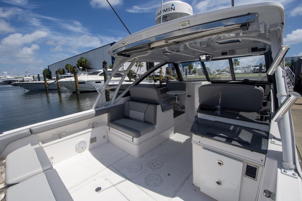 34ft Everglades Yacht For Sale
