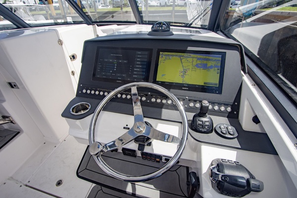 34ft Everglades Yacht For Sale