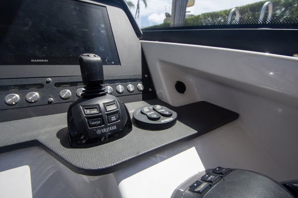 34ft Everglades Yacht For Sale