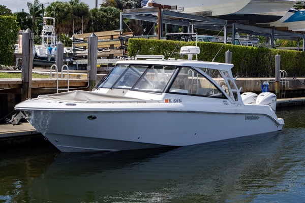 34ft Everglades Yacht For Sale