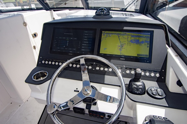 34ft Everglades Yacht For Sale