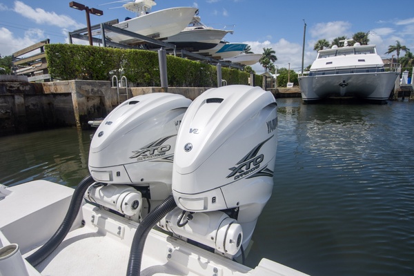 34ft Everglades Yacht For Sale