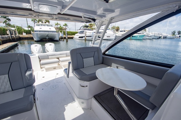 34ft Everglades Yacht For Sale