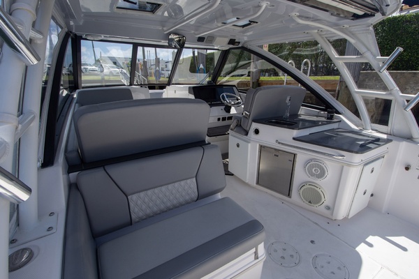 34ft Everglades Yacht For Sale