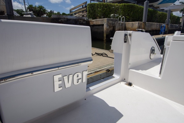 34ft Everglades Yacht For Sale