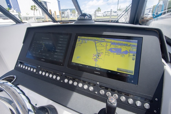 34ft Everglades Yacht For Sale
