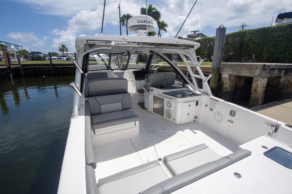 34ft Everglades Yacht For Sale