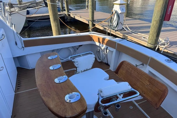 43ft Hatteras Yacht For Sale