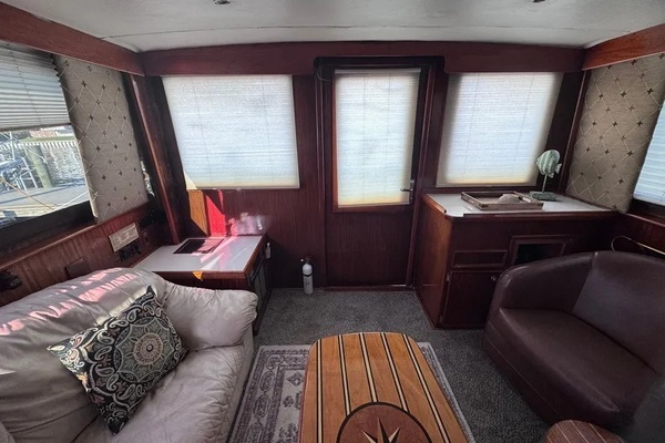 Photo of the 1981 Hatteras 43 Convertible