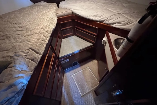 43ft Hatteras Yacht For Sale