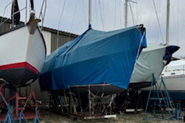 Photo of the 1999 Hunter 340 "Chaos"