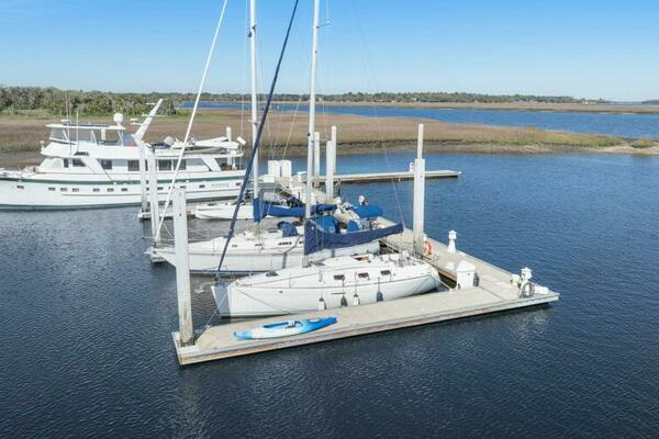 MARIANDL 33ft Beneteau Yacht For Sale