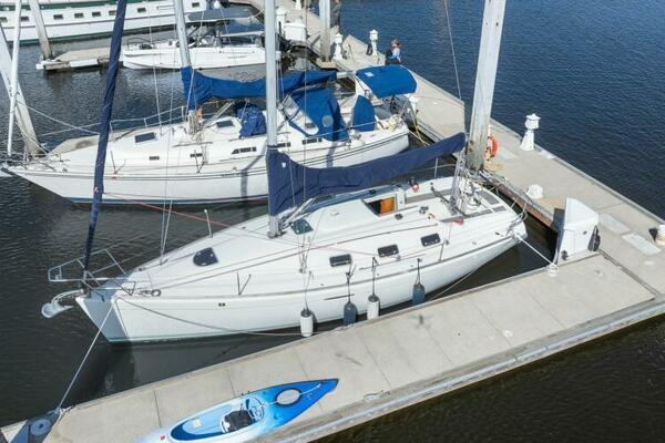 MARIANDL 33ft Beneteau Yacht For Sale