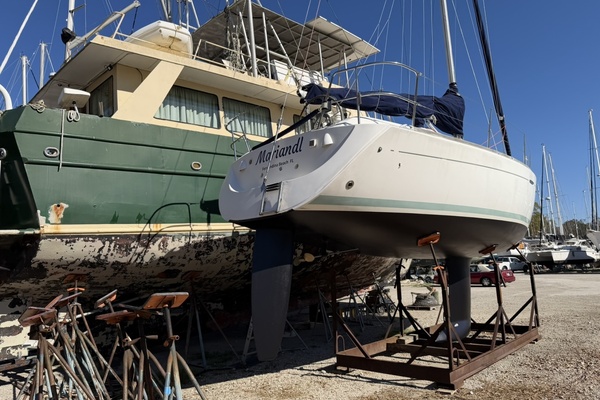 MARIANDL 33ft Beneteau Yacht For Sale