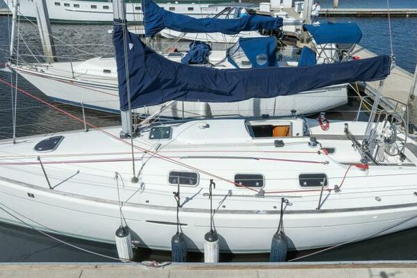 MARIANDL 33ft Beneteau Yacht For Sale