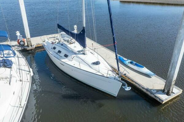 MARIANDL 33ft Beneteau Yacht For Sale