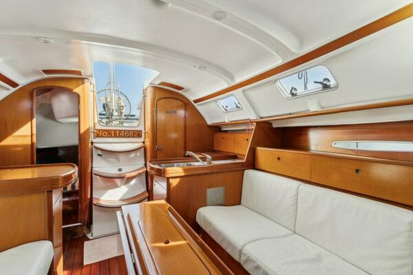 MARIANDL 33ft Beneteau Yacht For Sale