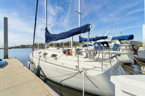 MARIANDL 33ft Beneteau Yacht For Sale