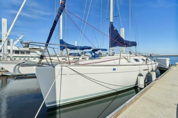 MARIANDL 33ft Beneteau Yacht For Sale