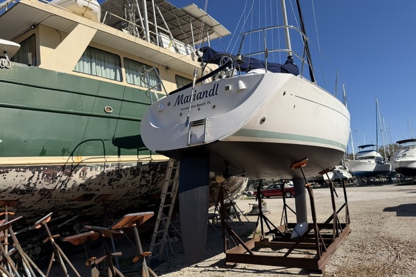 MARIANDL 33ft Beneteau Yacht For Sale