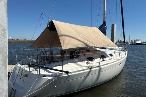 MARIANDL 33ft Beneteau Yacht For Sale
