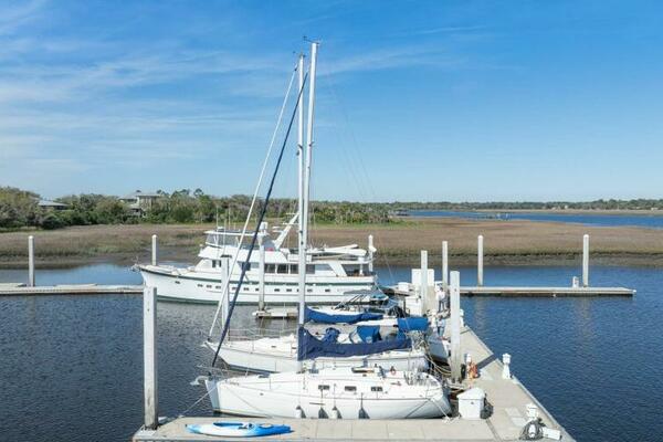 MARIANDL 33ft Beneteau Yacht For Sale