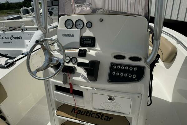 21ft NauticStar Yacht For Sale