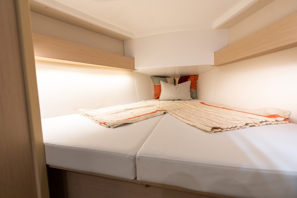 LOWE TIDE 30ft Beneteau Yacht For Sale