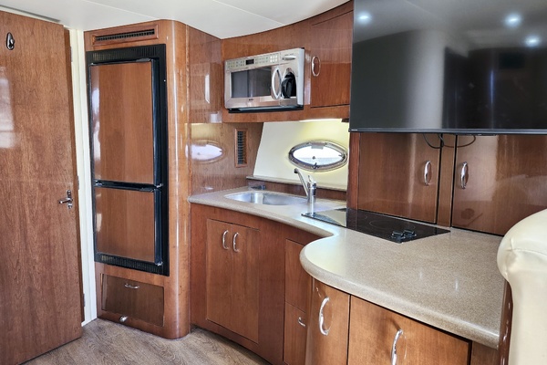 Isla May 40ft Carver Yacht For Sale