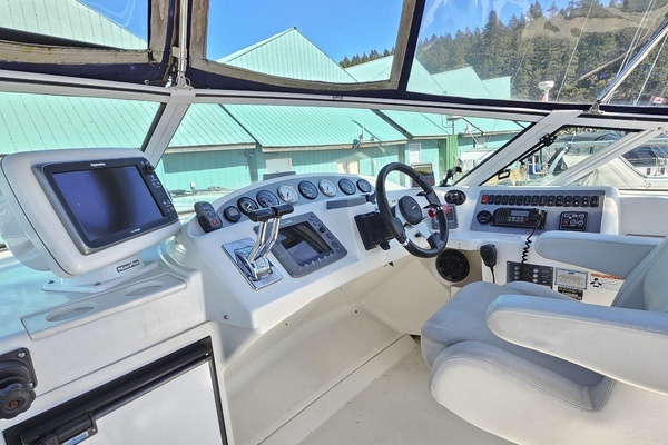 Photo of the 2007 Carver 36 Mariner "Isla May"