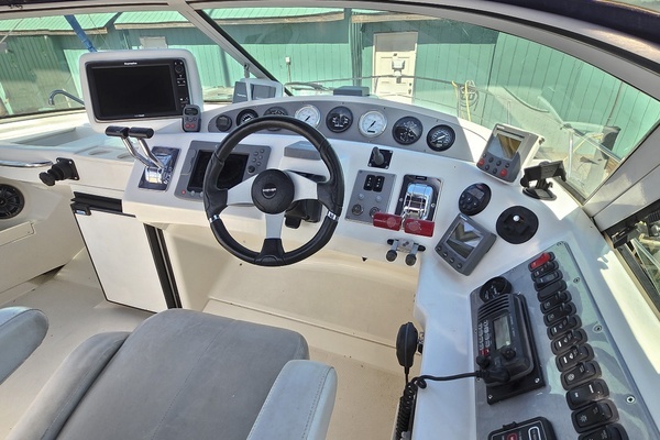 Photo of the 2007 Carver 36 Mariner "Isla May"